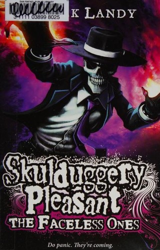 Skulduggery Pleasant (Paperback, 2010, Harper)