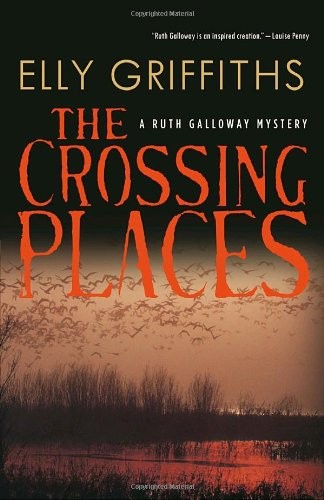 The Crossing Places (Paperback, 2010, McClelland & Stewart)
