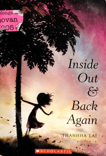 Thanhha Lai: Inside Out & Back Again (Paperback, 2012, Scholastic)