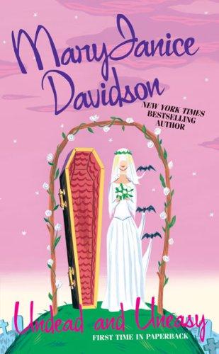 MaryJanice Davidson: Undead and Uneasy (Paperback, 2008, Jove)