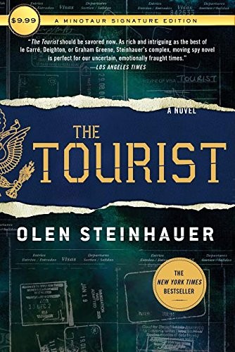 The Tourist (Paperback, 2017, Minotaur Books)