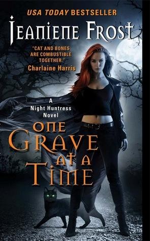 Jeaniene Frost: One Grave at a Time (Paperback, 2011, Avon Books)